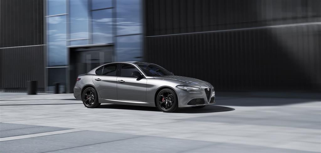 2019 Alfa Romeo Giulia Nero Edizione